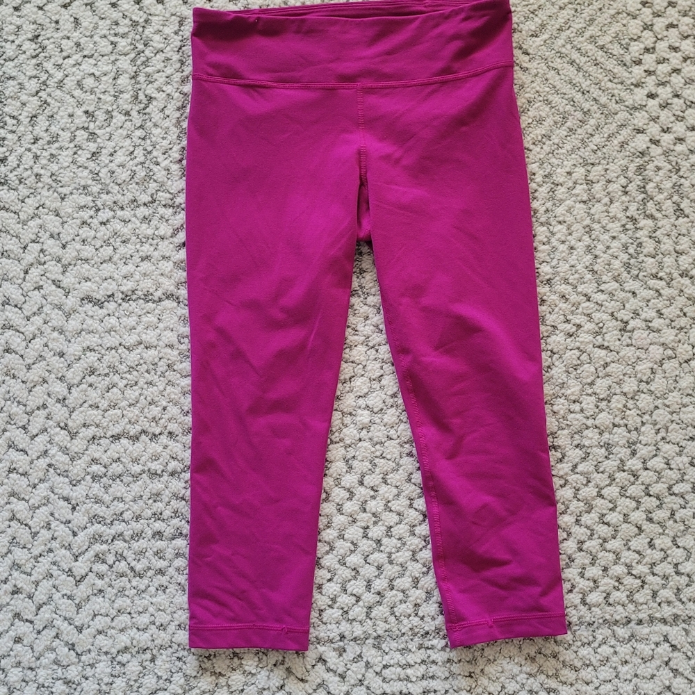 Under armour size small fuschia pink purple compression crop pants leggings